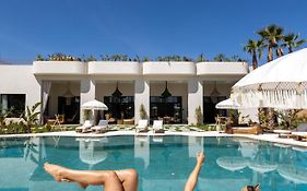Yin Hotel - Bohemian Luxury Suites